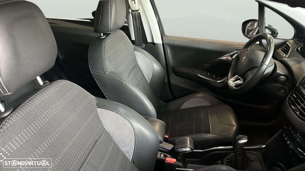 Peugeot 2008 1.2 VTi Allure - 11