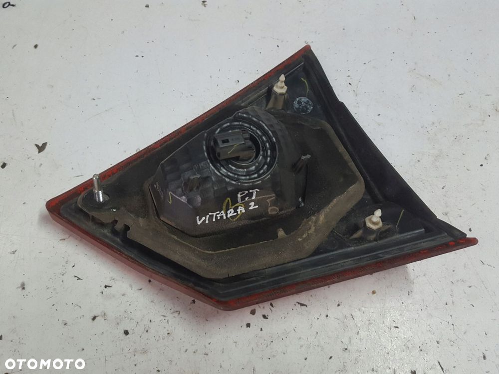 SUZUKI VITARA 3 III 15-17r LAMPA KLAPY PRAWA TYŁ TYLNA - 3