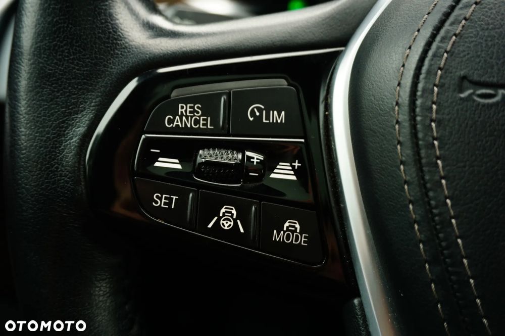 BMW Seria 5 530i xDrive mHEV Luxury Line - 31