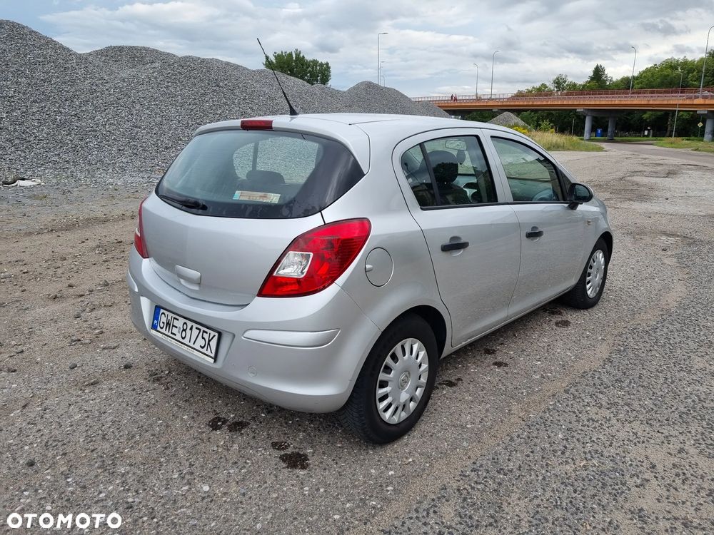 Opel Corsa 1.2 16V Essentia - 2