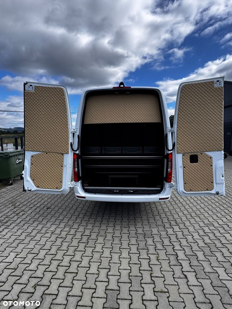 Mercedes-Benz Sprinter 519 - 9