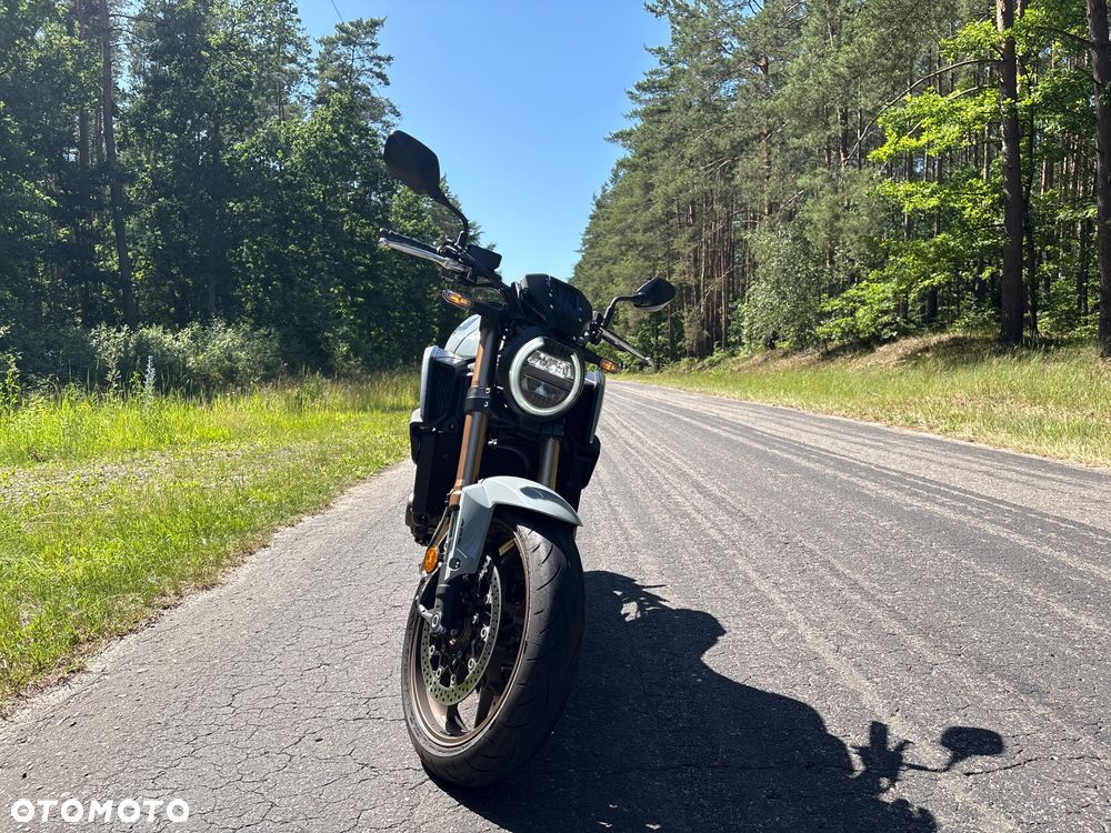 Honda CB - 1