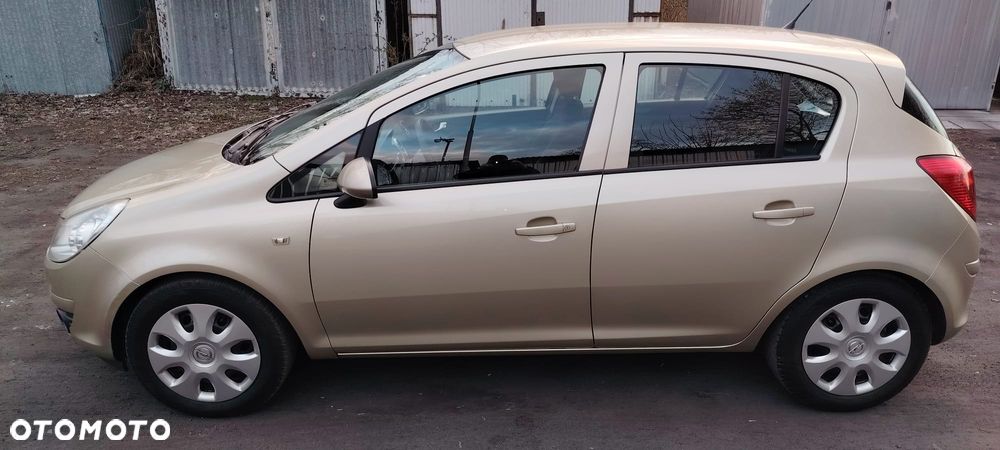 Opel Corsa 1.2 16V Essentia - 10