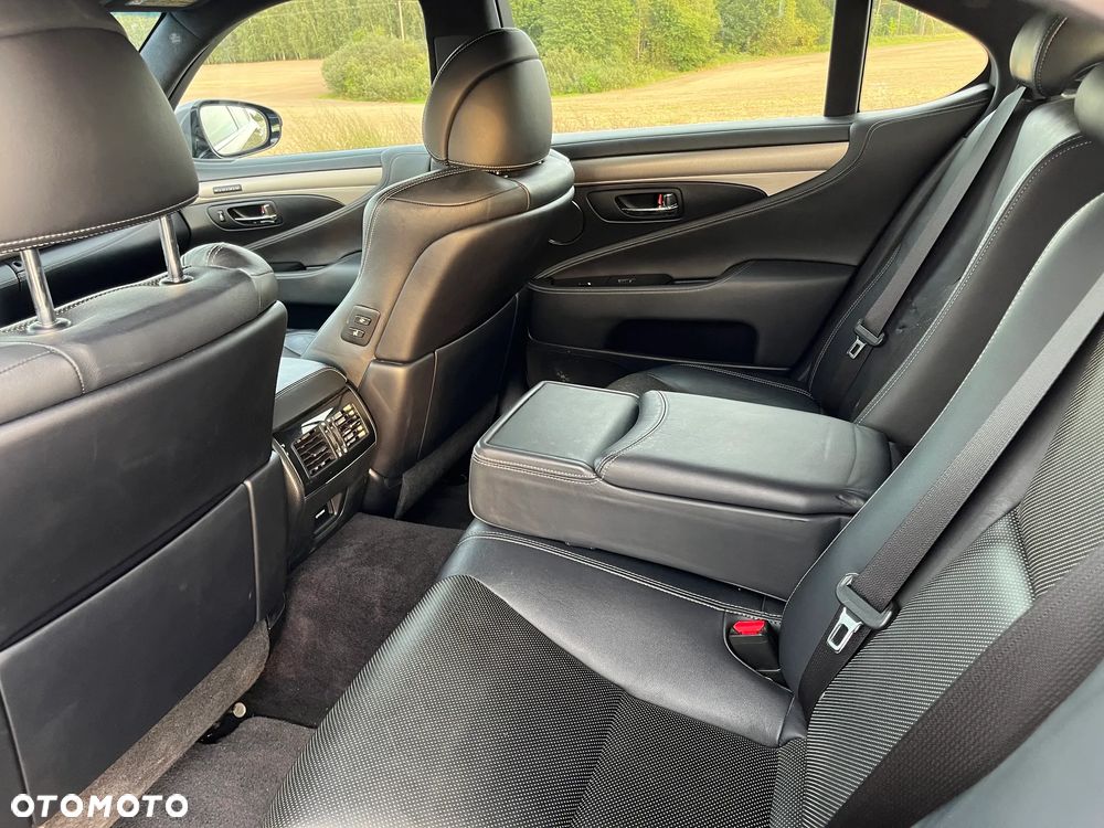 Lexus LS 460 F Sport - 33