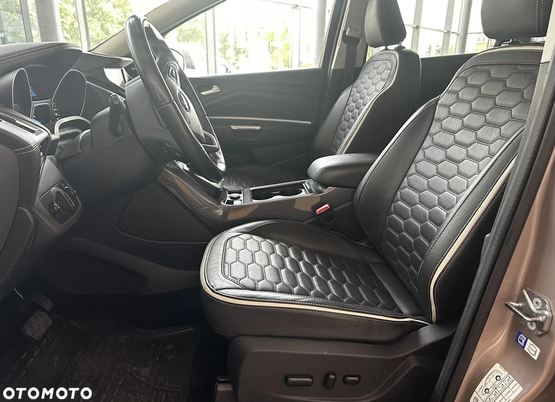 Ford Kuga 1.5 EcoBoost 4x4 Vignale - 18