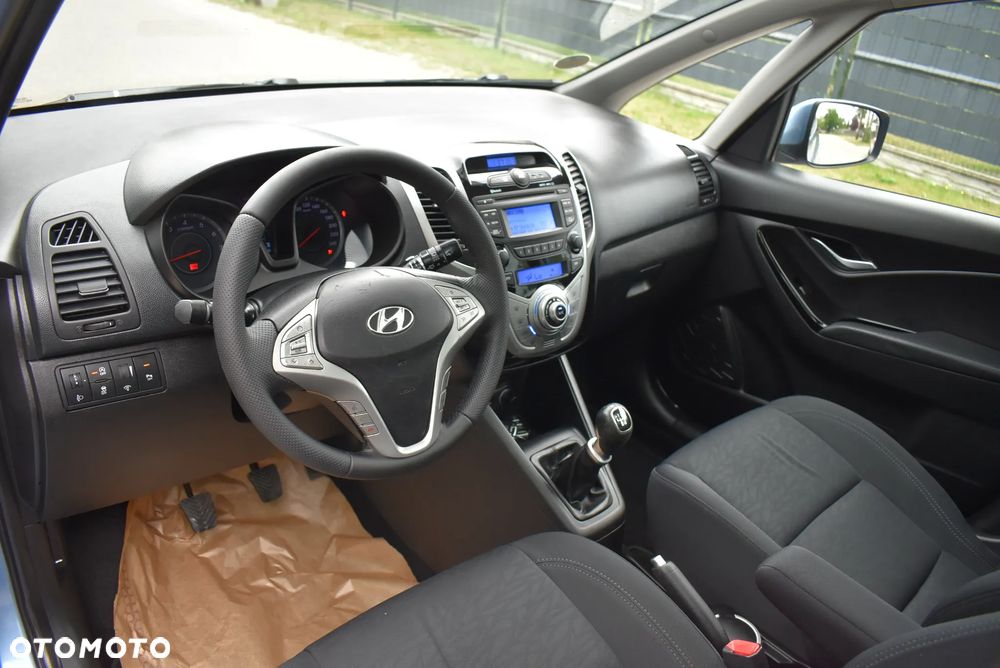 Hyundai ix20 1.4 blue YES Plus - 24
