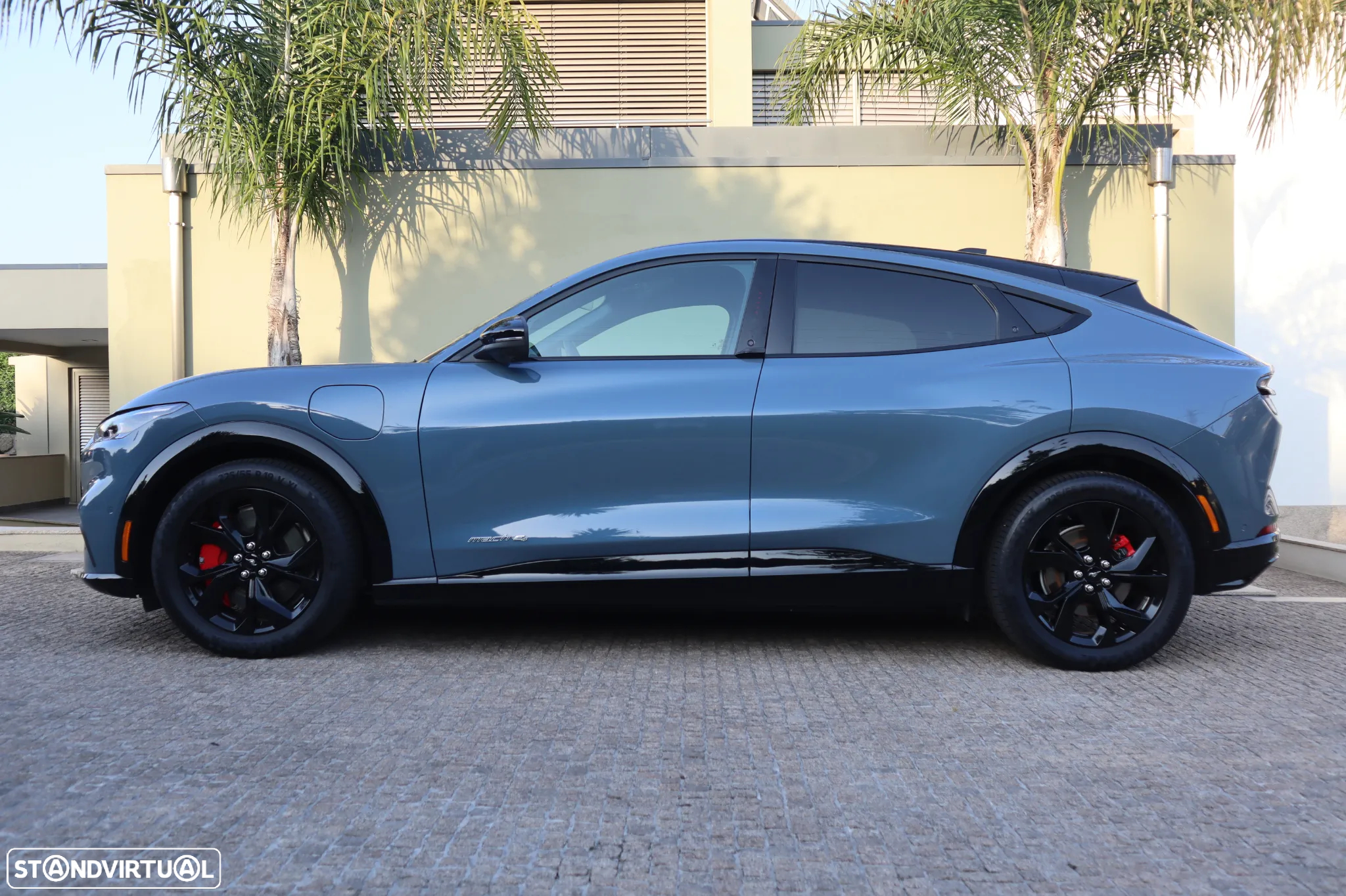 Ford Mustang Mach-E 75.7 kWh Premium AWD - 45