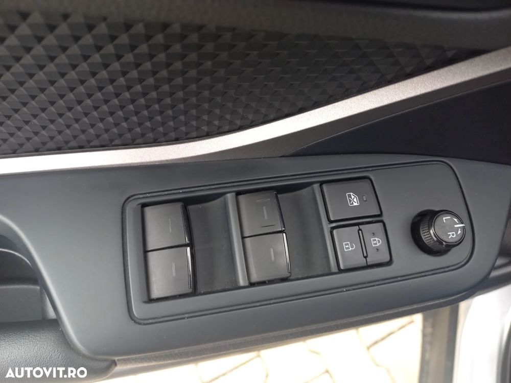 Toyota C-HR 1.8 HSD 122 CP 4x2 CVT C-enter - 11