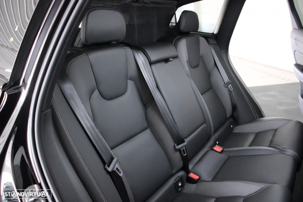 Volvo XC 60 2.0 T6 PHEV Black Edition AWD - 13