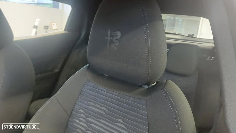 Alfa Romeo Junior 1.2 Q4 eDCT6 - 7