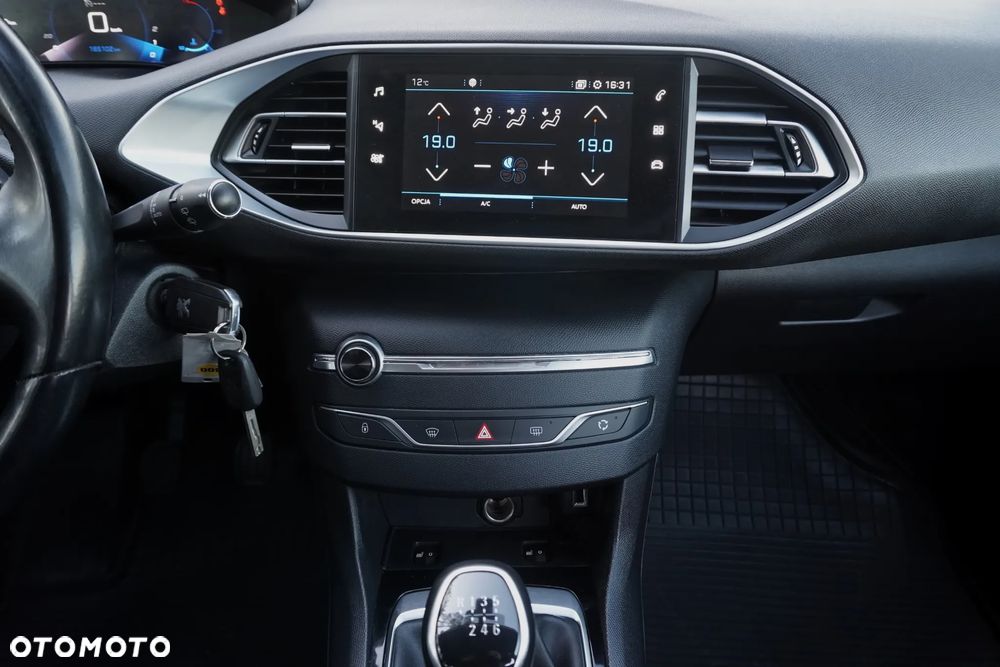 Peugeot 308 BlueHDi 130 Allure Pack - 33