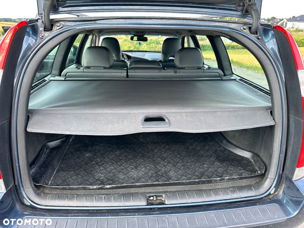 Volvo V70 2.4 Momentum - 21