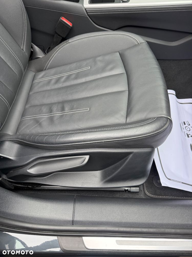 Audi A4 Avant 30 TDI advanced - 24