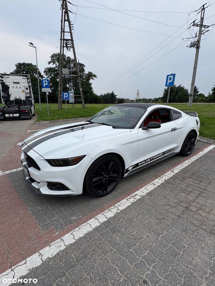 Ford Mustang - 8