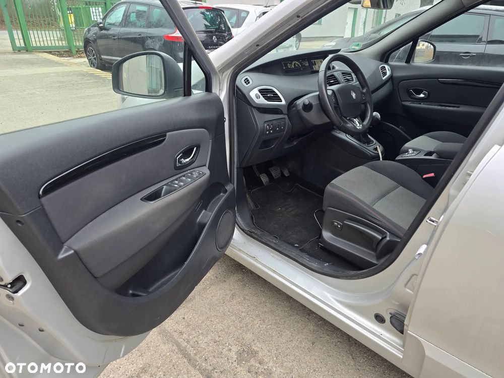 Renault Grand Scenic - 9