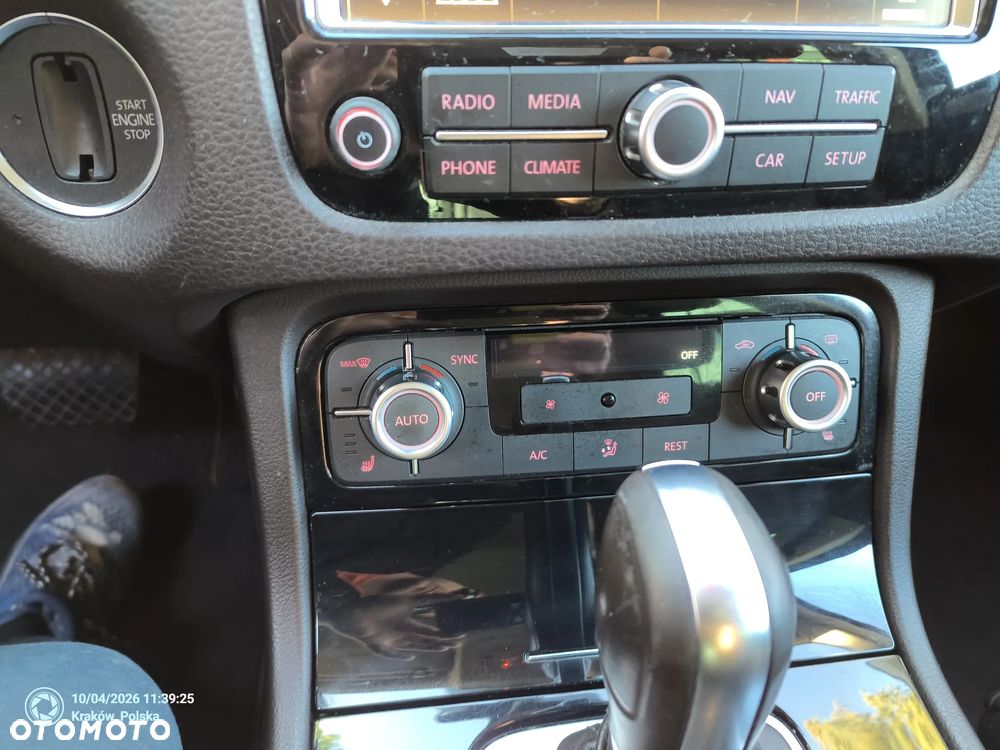 Volkswagen Touareg - 17