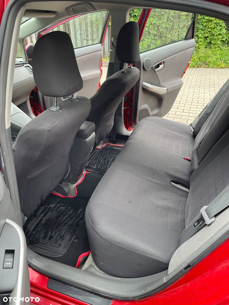 Toyota Prius (Hybrid) - 8
