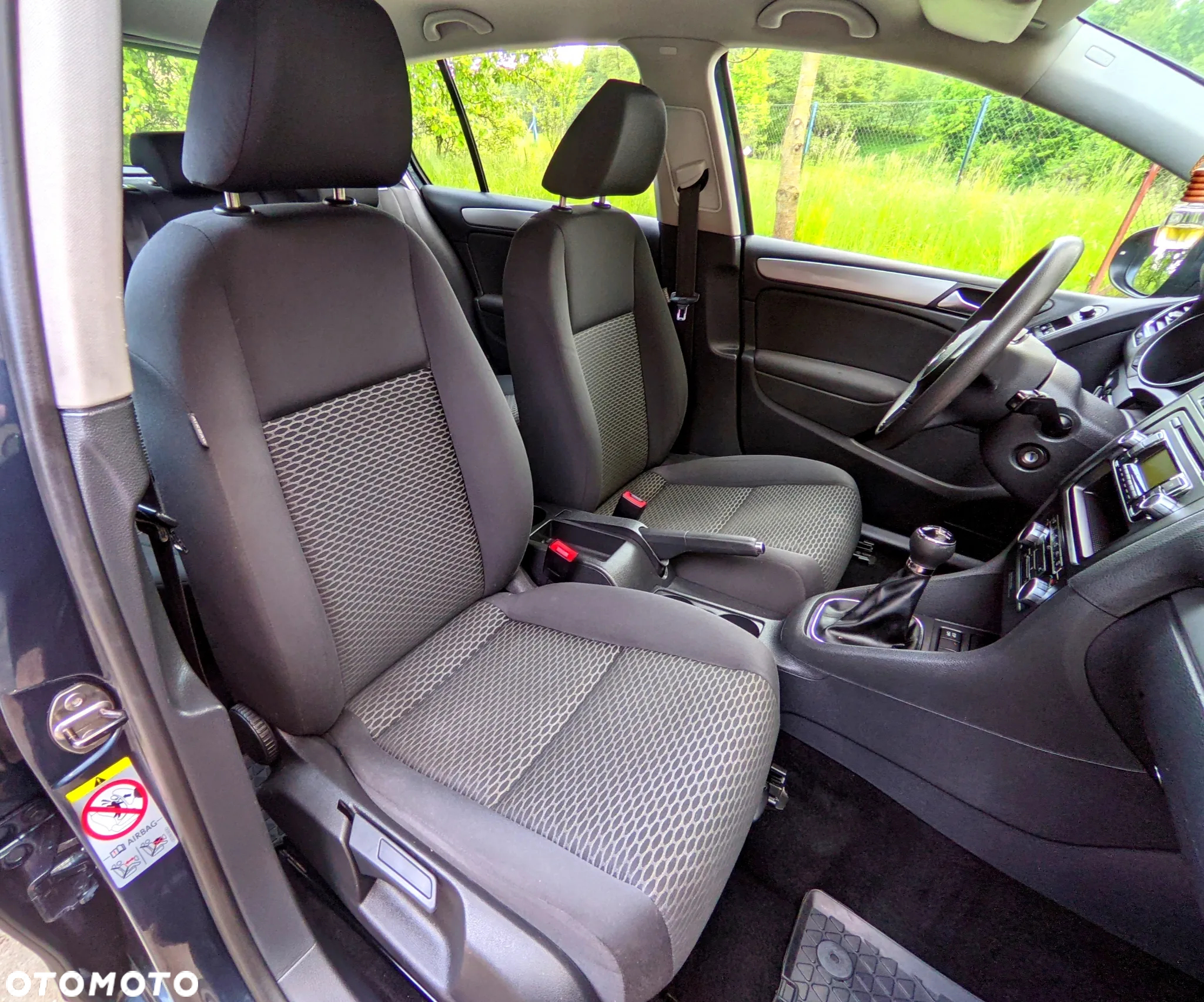 Volkswagen Golf - 22