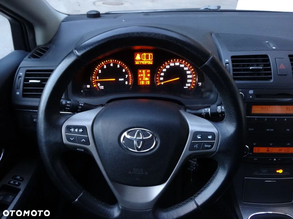 Toyota Avensis 1.8 Sol - 25