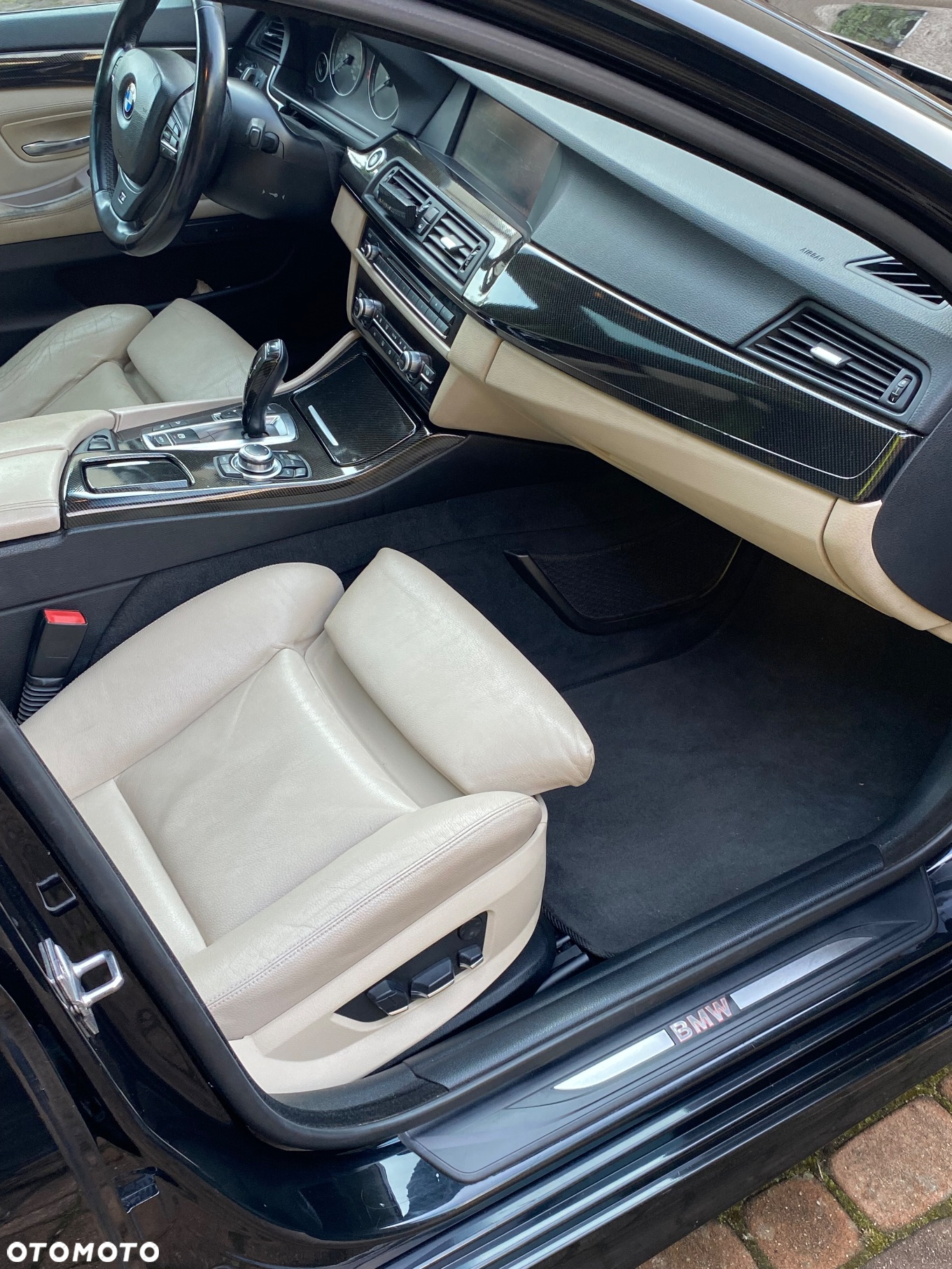BMW Seria 5 535i xDrive - 23