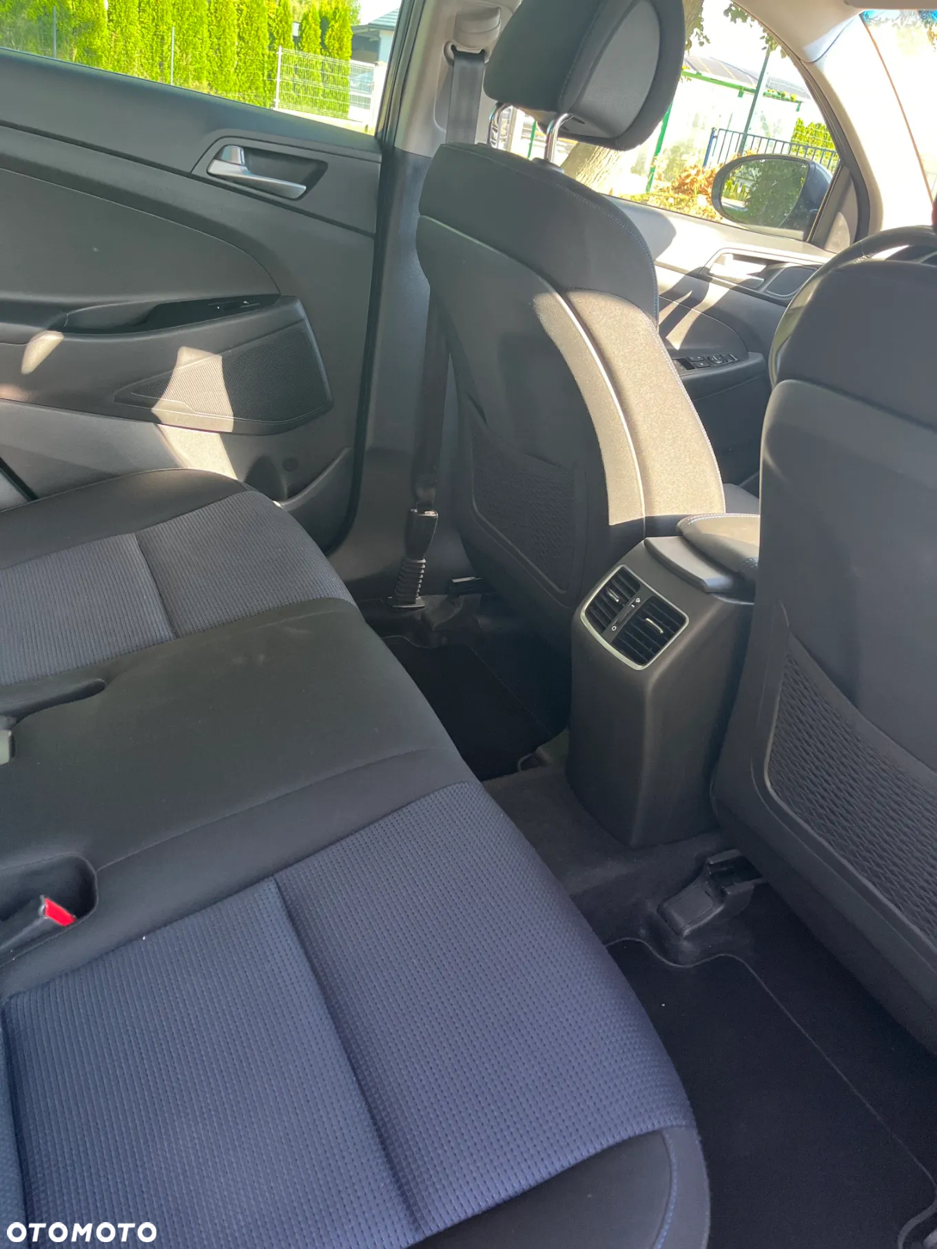 Hyundai Tucson ver-1-7-crdi-bluedrive-comfort-2wd - 6