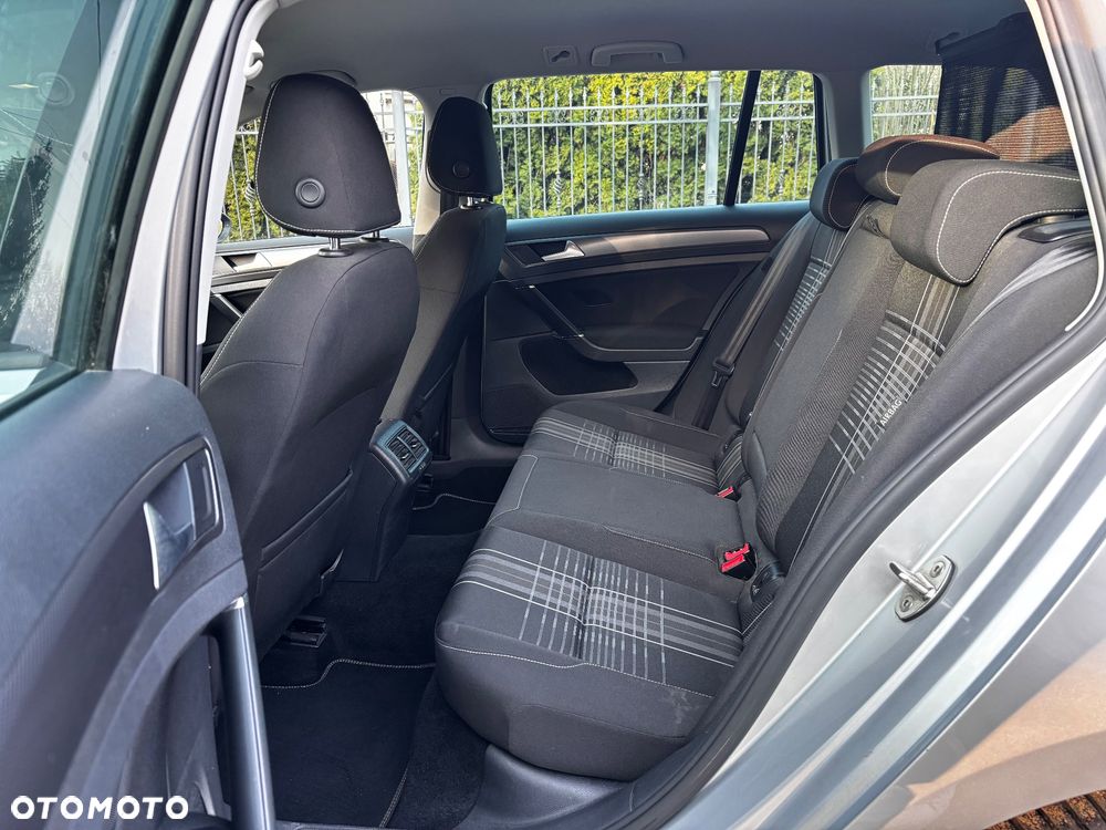 Volkswagen Golf 1.6 TDI BlueMotion Technology DSG Lounge - 12