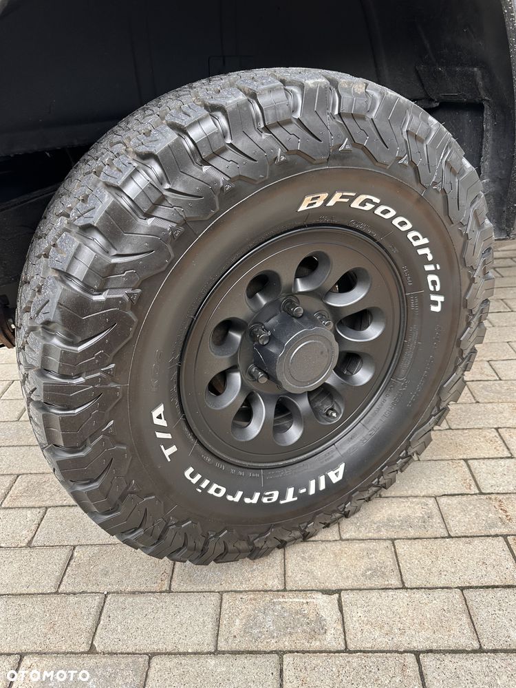 Mitsubishi Pajero - 8