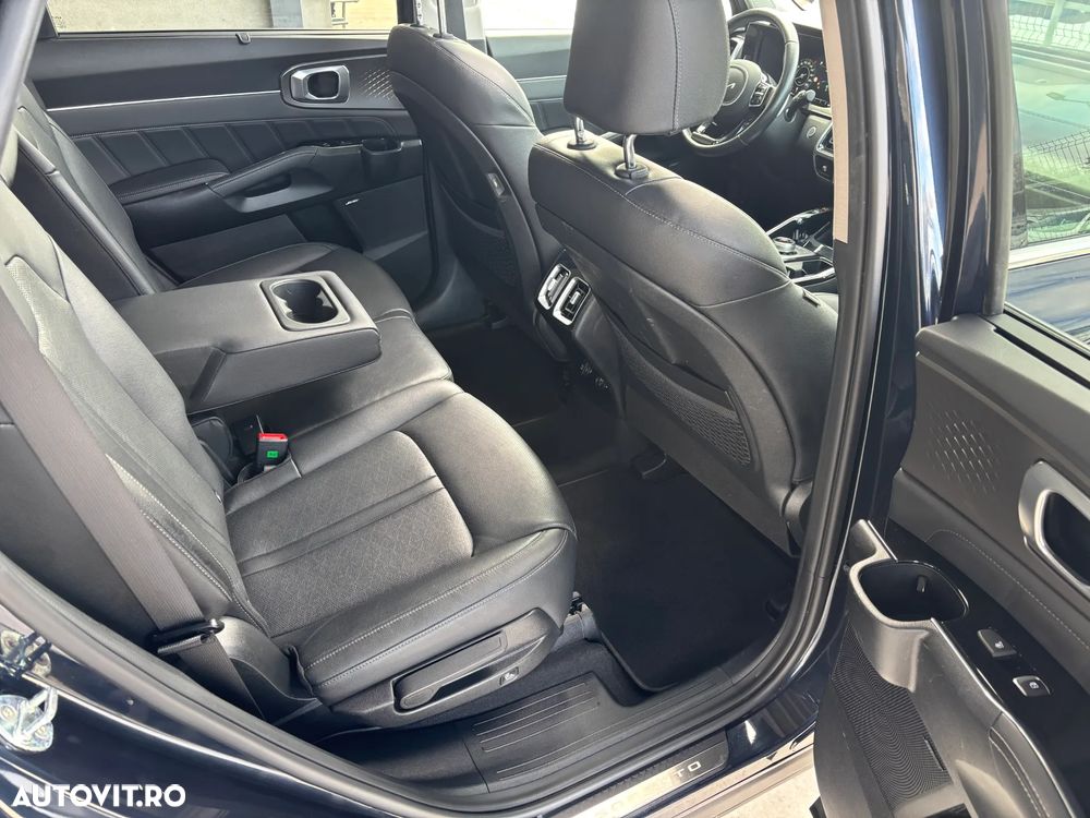 Kia Sorento 1.6 T-GDI HEV 6AT 4x4 7P Design+ - 38