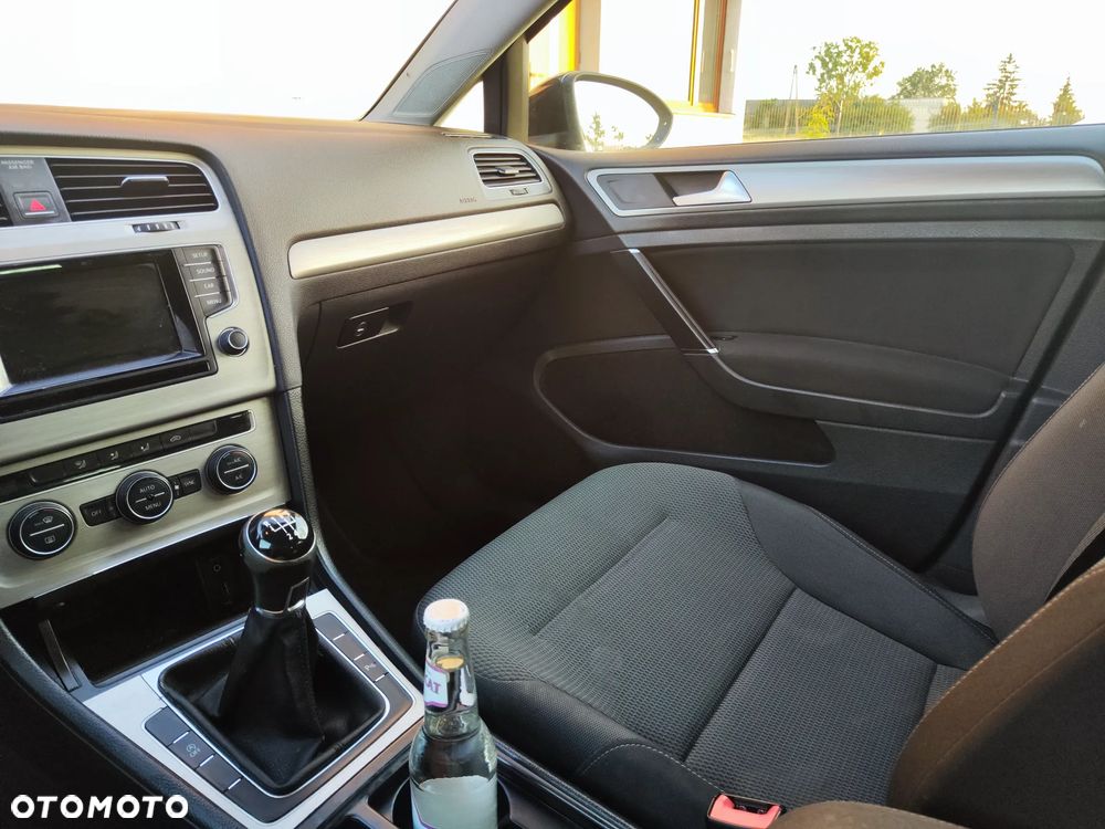 Volkswagen Golf VI 1.6 TDI Comfortline - 9