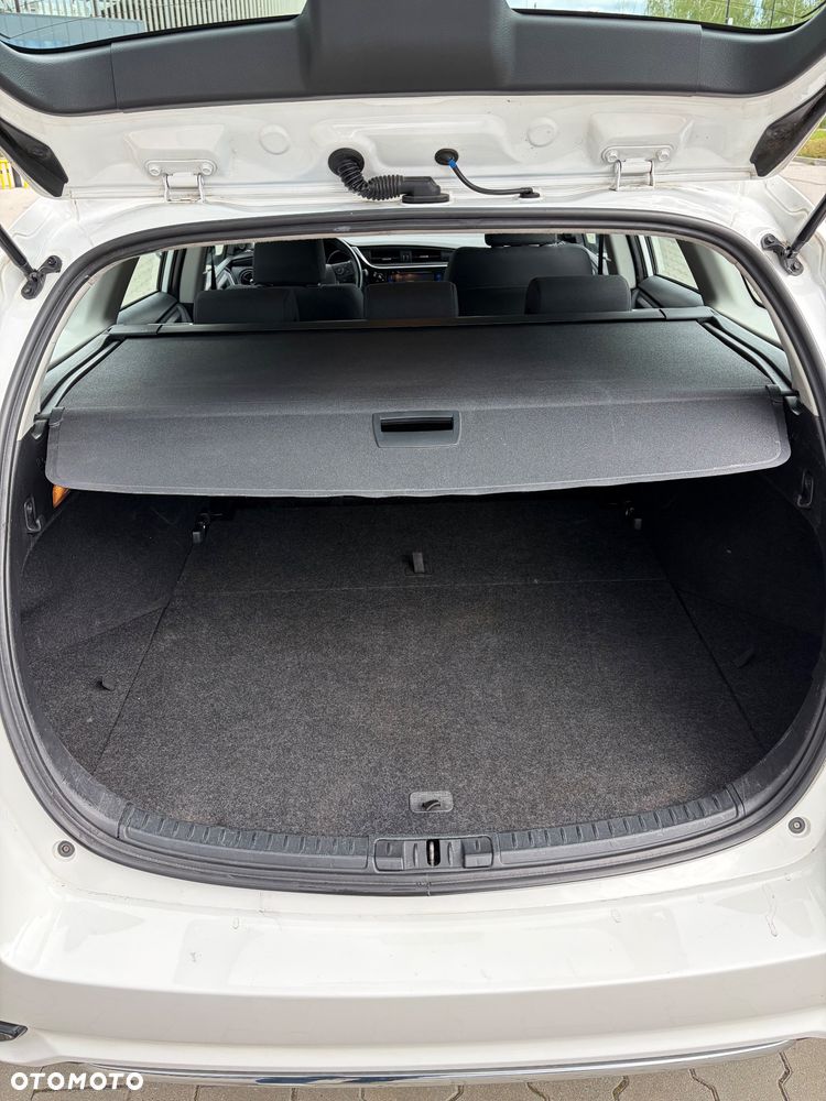 Toyota Auris 1.6 Premium + MM - 11