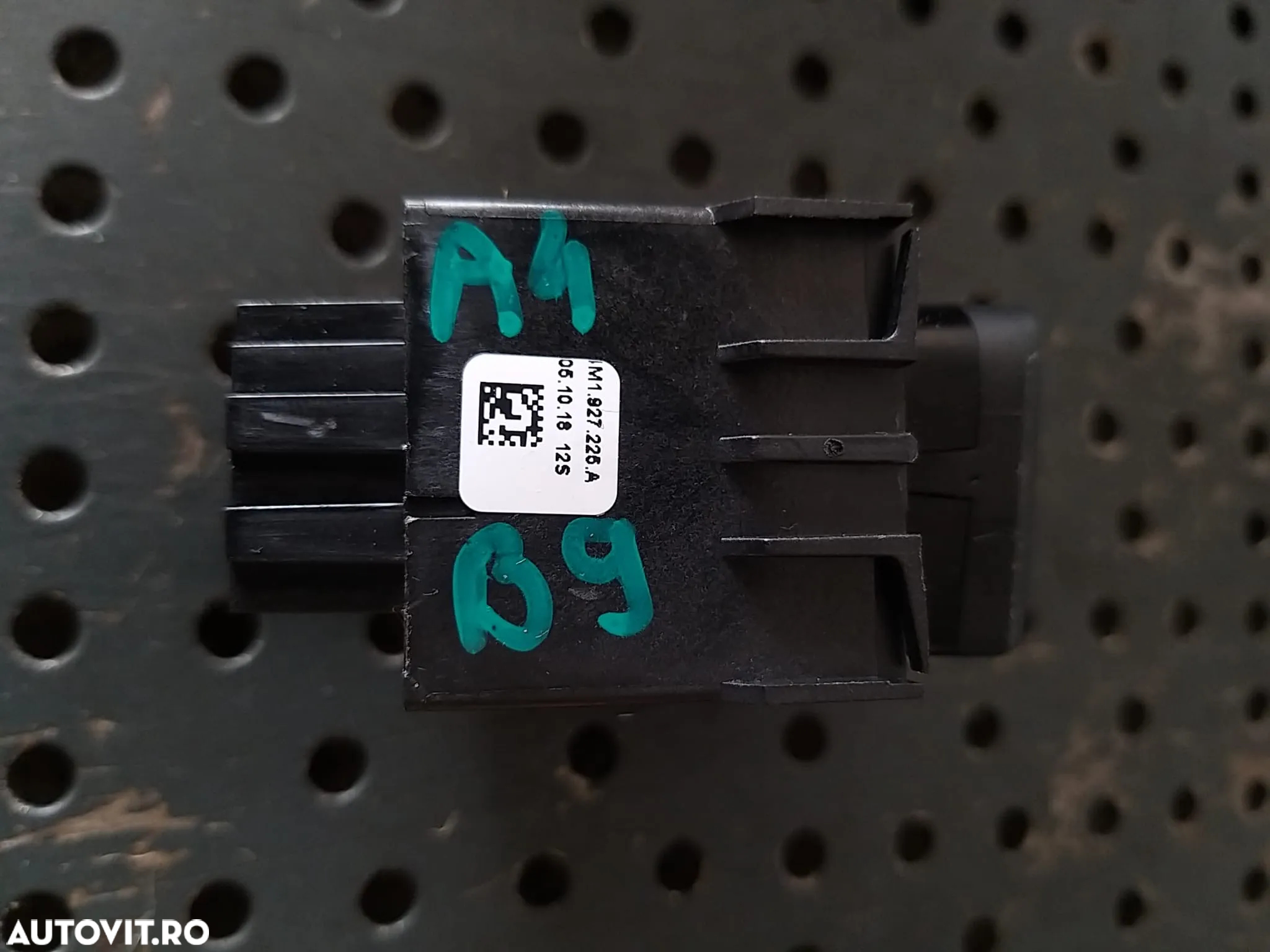 Buton frana de mana audi a4 b9 8w 4m1927225a - 3
