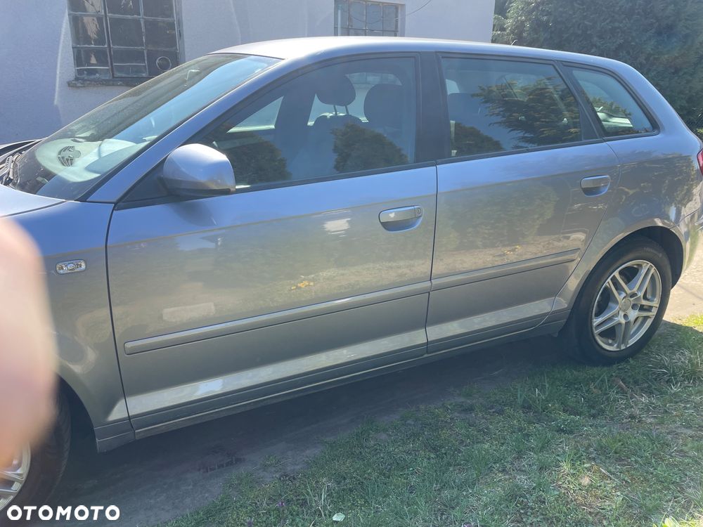 Audi A3 Sportback 1.6 FSI Ambiente - 4