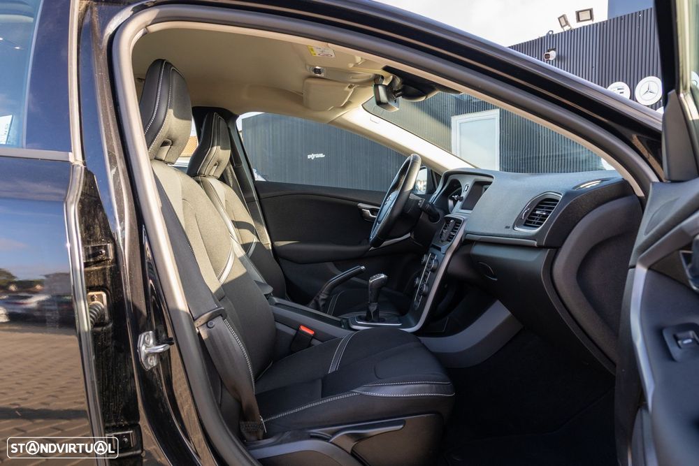 Volvo V40 2.0 D3 Momentum - 15