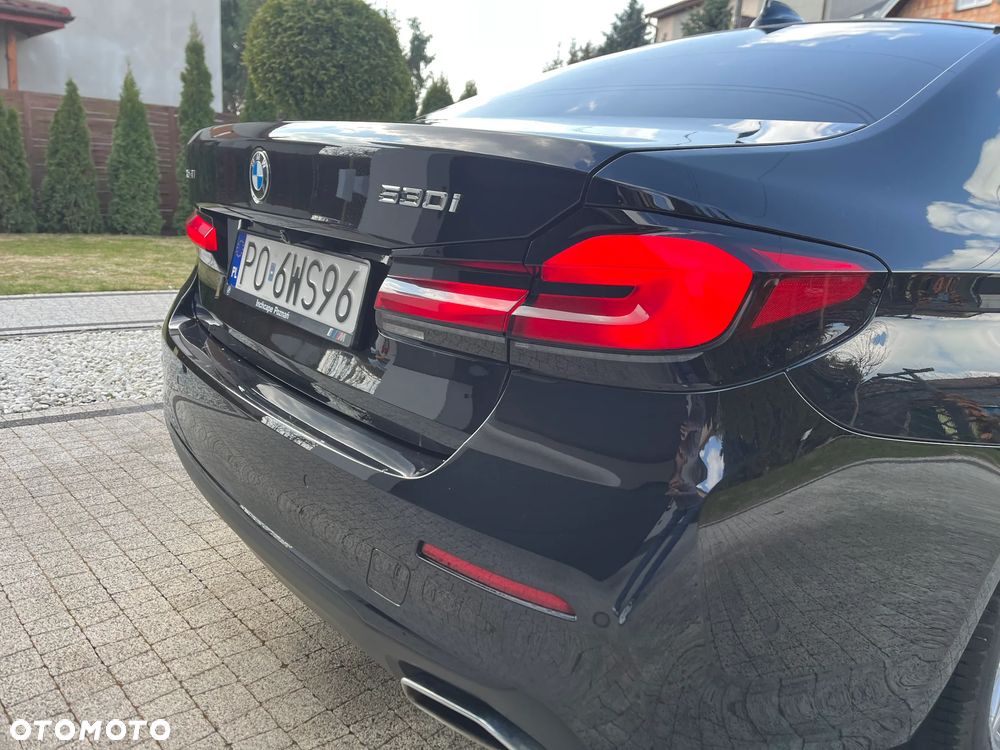 BMW Seria 5 530i GPF Luxury Line - 13