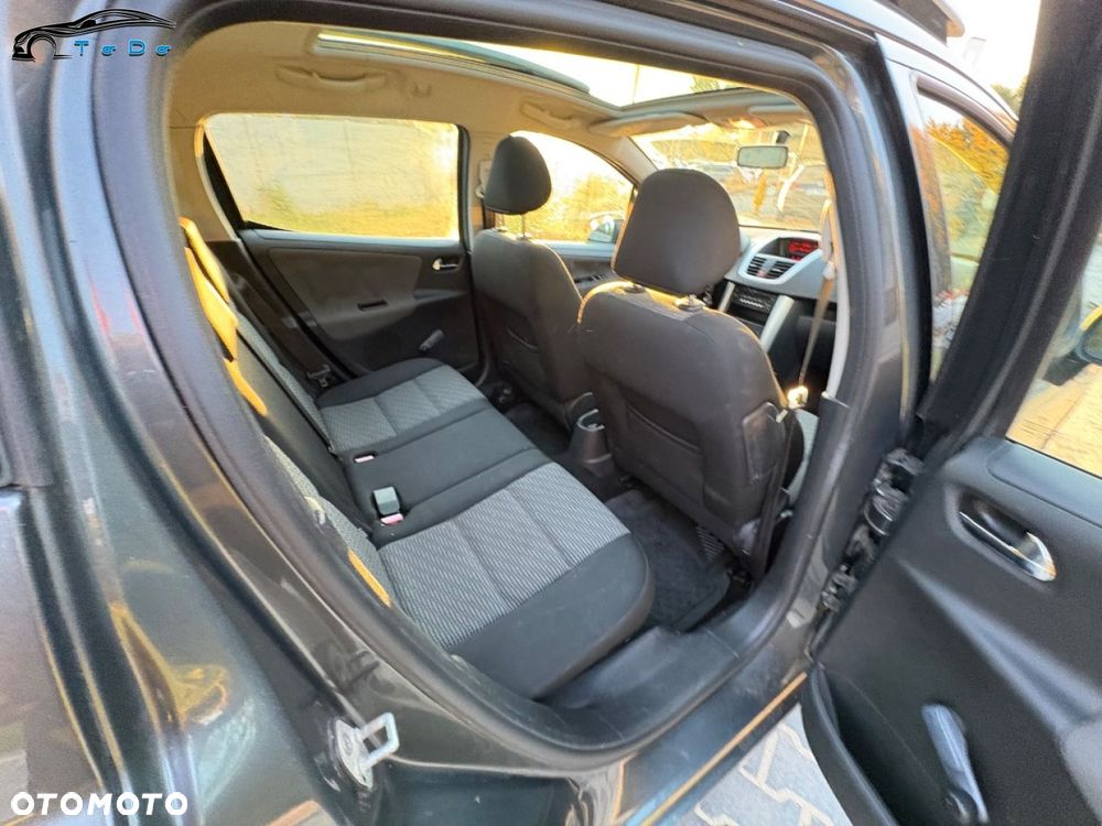 Peugeot 207 1.6 VTi Premium - 25