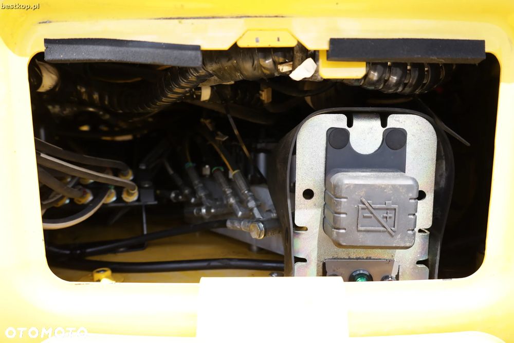 Komatsu PW118MR-11 - 35
