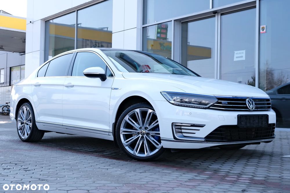 Volkswagen Passat - 15