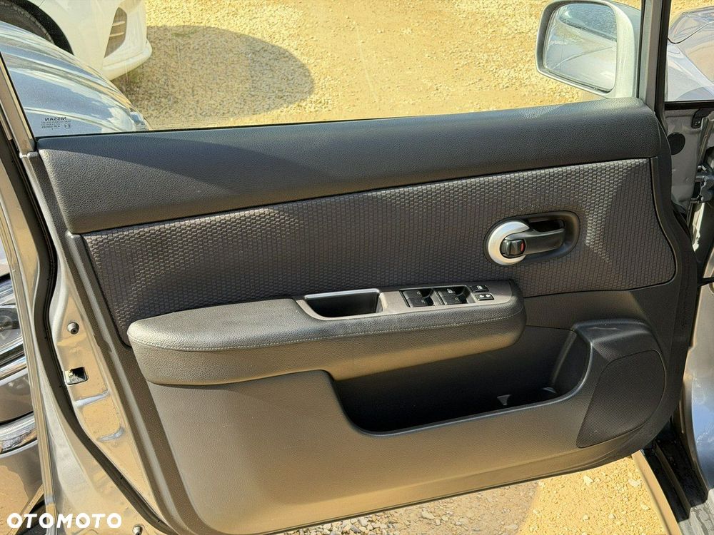 Nissan Tiida - 11