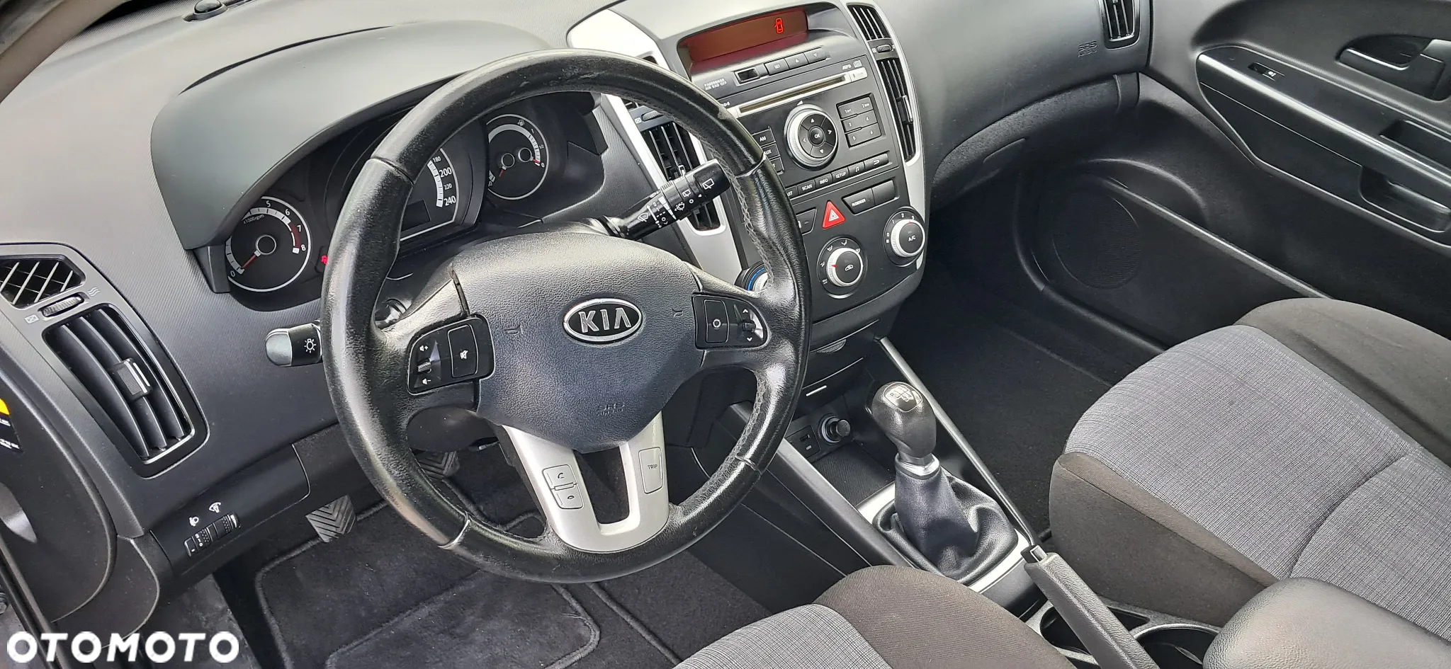 Kia Ceed 1.4 CVVT Attract - 12