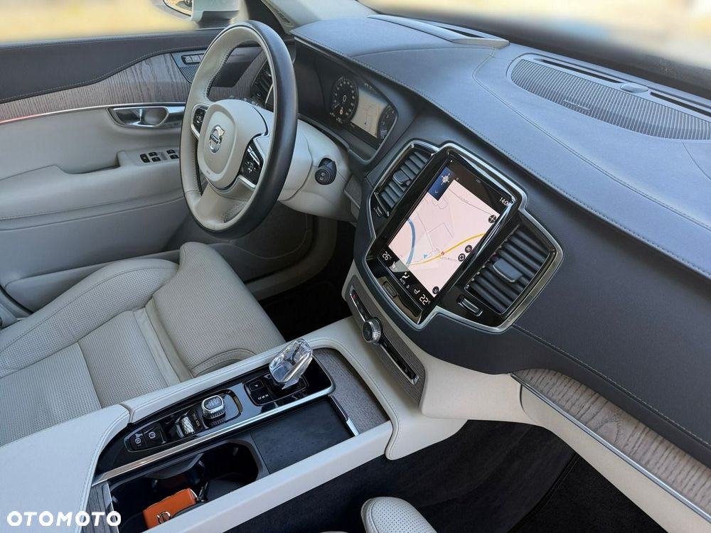 Volvo XC 90 - 24