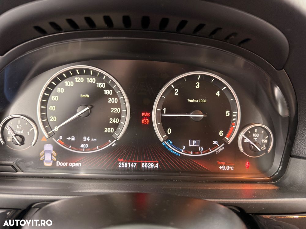 BMW Seria 5 525d xDrive AT - 12