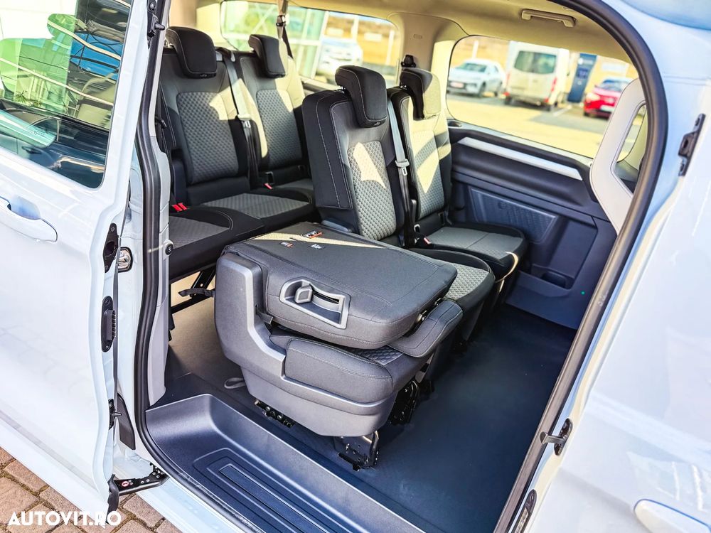 Volkswagen Caravelle - 10