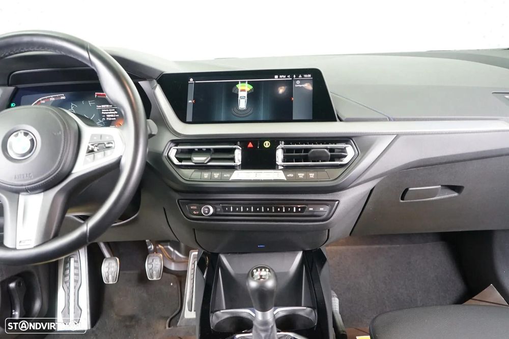 BMW 118 i Pack M - 18