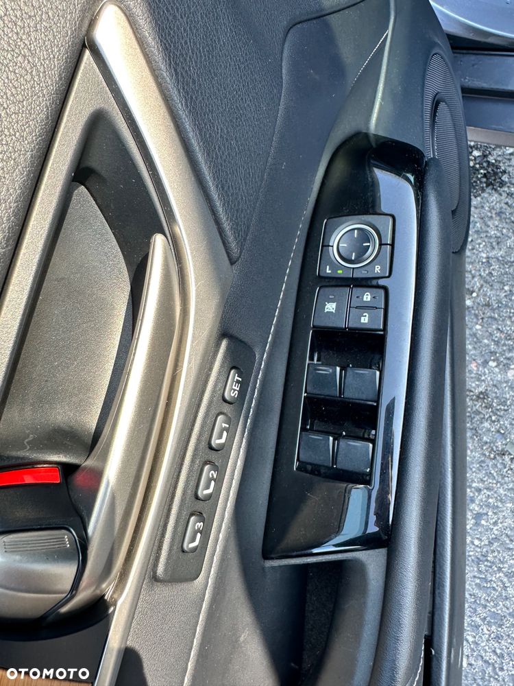 Lexus GS - 15