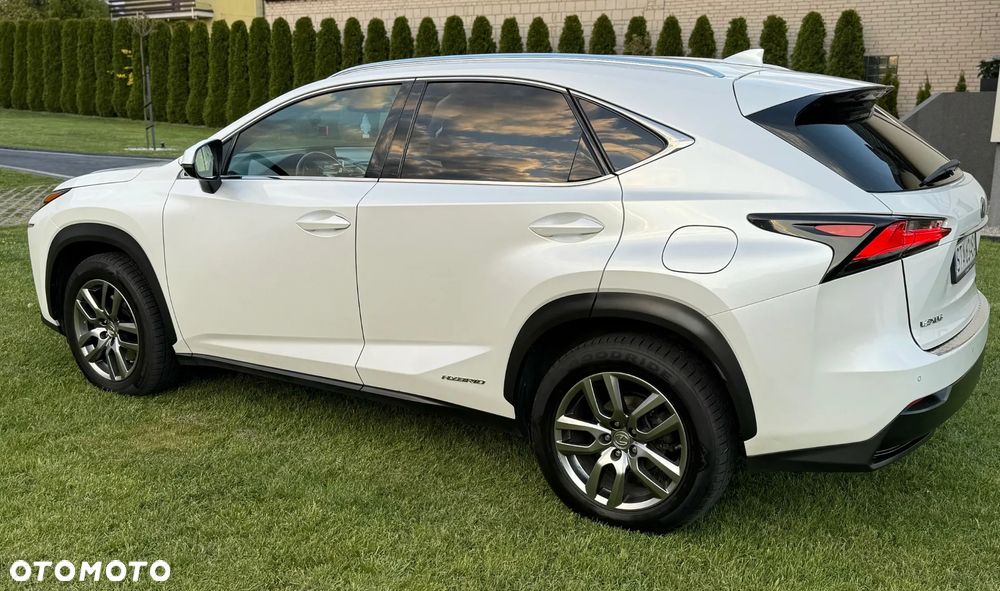 Lexus NX 300h Comfort AWD - 9