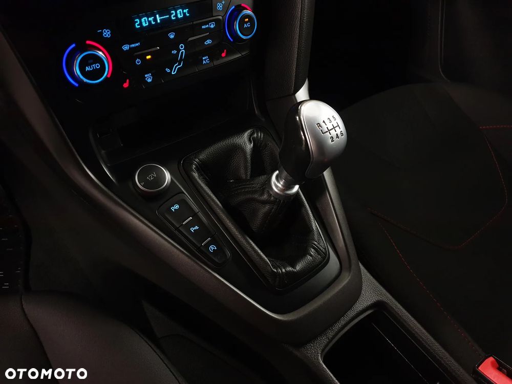 Ford Focus 1.5 EcoBoost STart-Stopp-System ST-LINE - 31