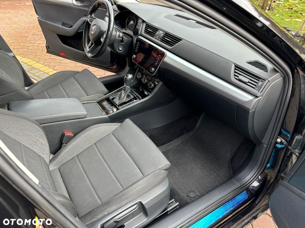 Skoda Superb 2.0 TDI Ambition DSG - 11