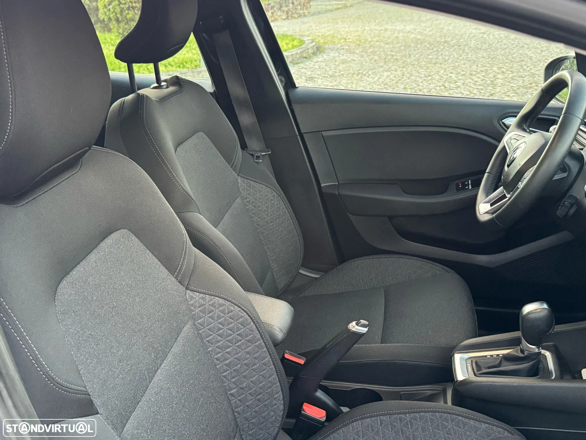 Renault Clio 1.6 E-Tech Intens - 10