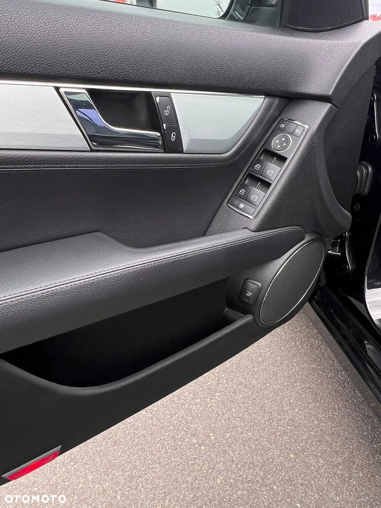 Mercedes-Benz Klasa C 220 CDI DPF Automatik Avantgarde - 11