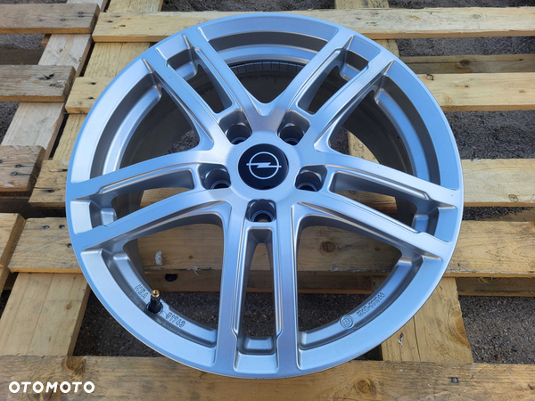 [912] Felgi aluminiowe 17 Cali 5x115 ET44 7J Opel Insignia B Astra